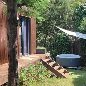 Joli Indépendant En Bois Avec Jacuzzi Prive Fréjus